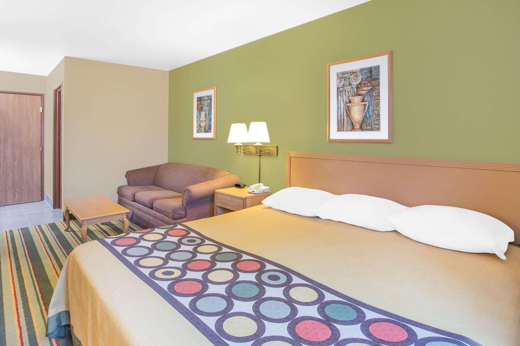 Super 8 By Wyndham East Moline Hotel Eksteriør billede
